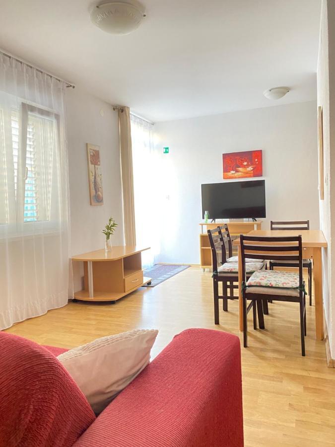 D.O.O. Yury Apartment Trogir Exteriör bild