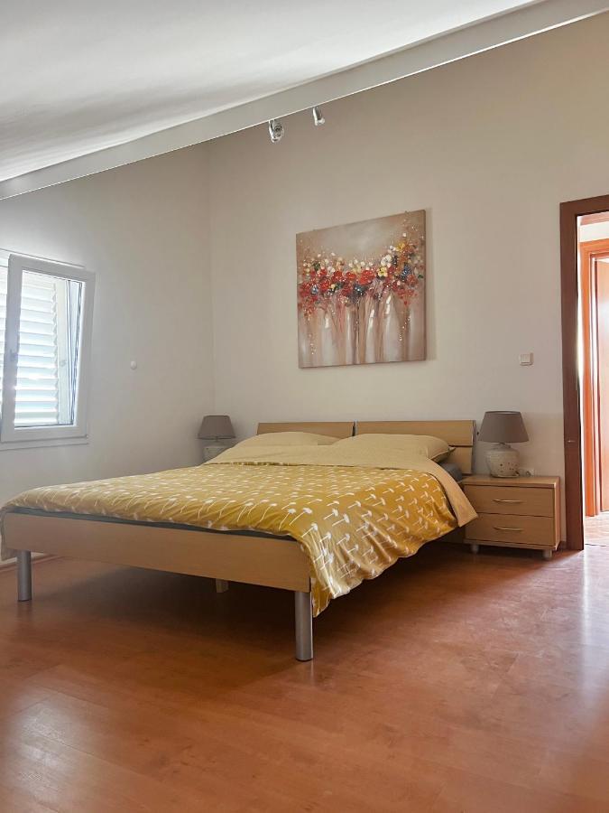 D.O.O. Yury Apartment Trogir Exteriör bild