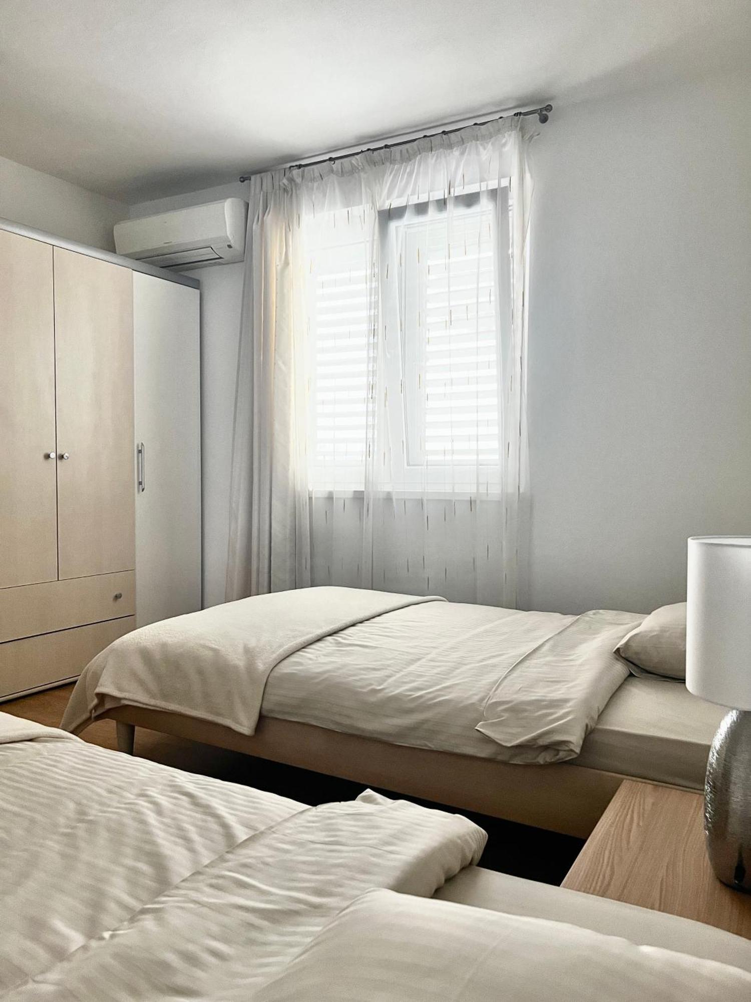 D.O.O. Yury Apartment Trogir Exteriör bild